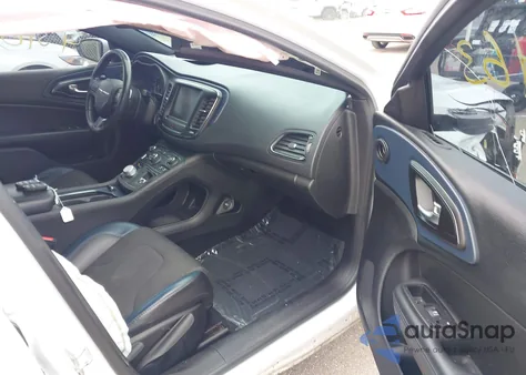 2016 Chrysler 200 S z USA, uszkodzony, nr VIN 1C3CCCDG8GN139632